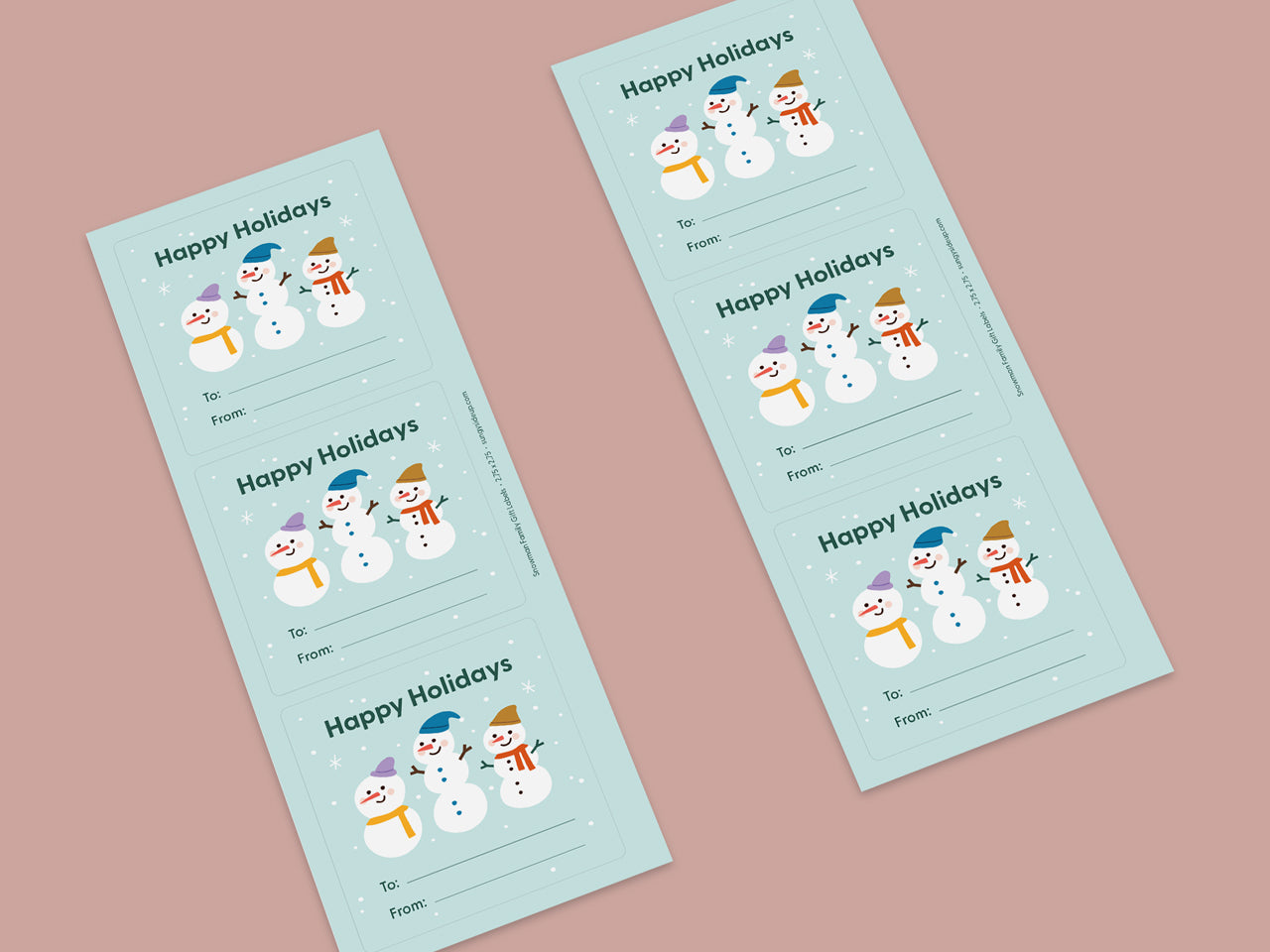 Medium-sized wintergreen holiday gift labels featuring a snowman family.